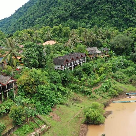 Pdv Guesthouse Muang Ngoi Extérieur photo