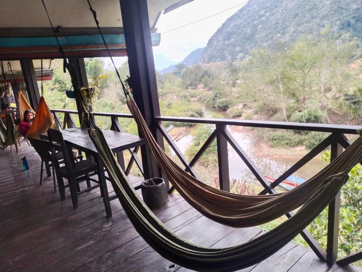Pdv Guesthouse Muang Ngoi Extérieur photo